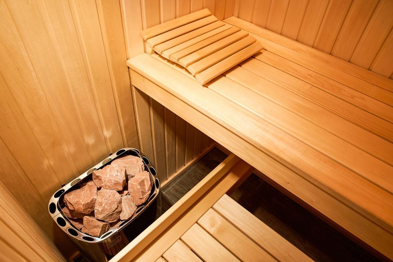 Sauna, Big Jacuzzi , Khreshchatyk Apartments Киев Екстериор снимка